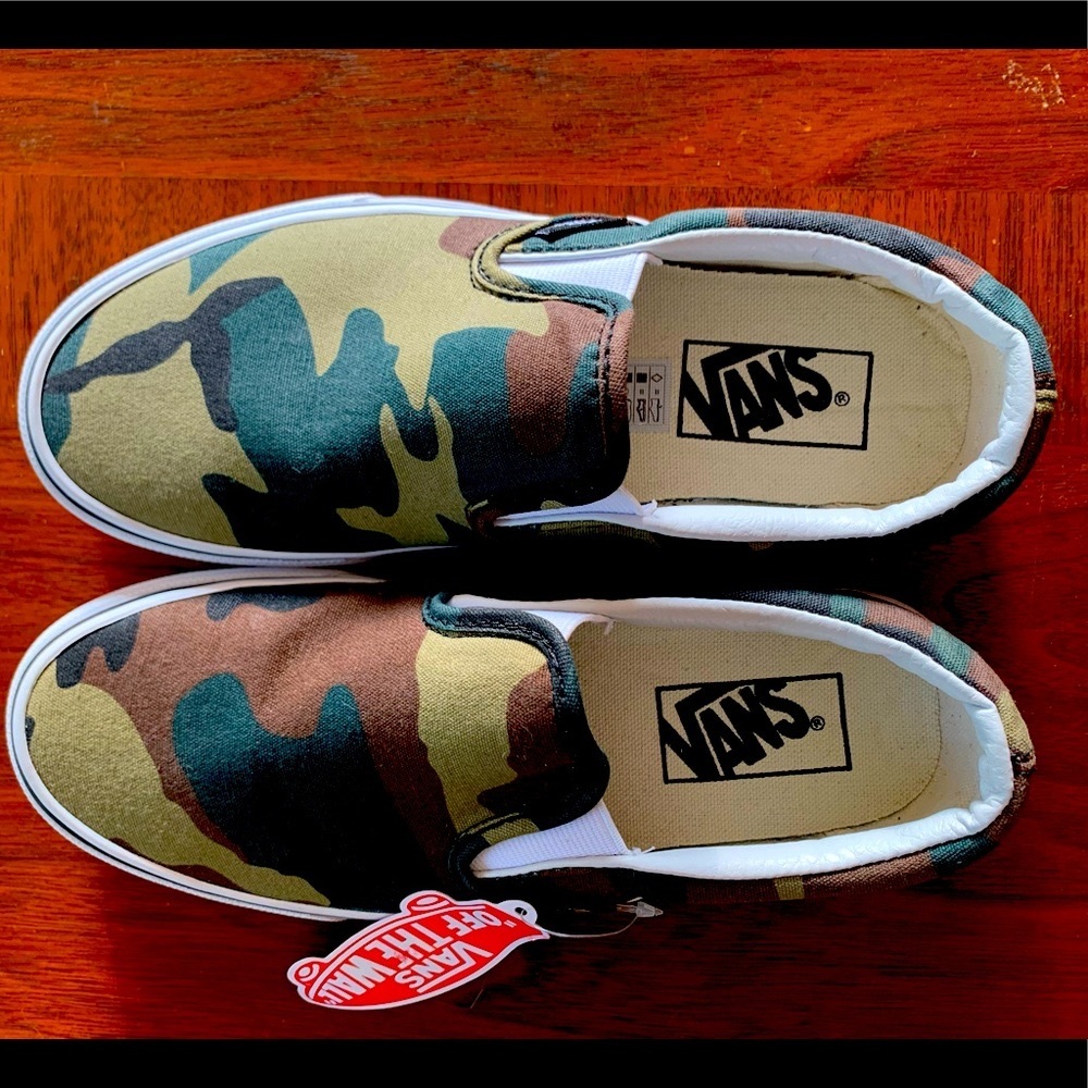 NWT Vans Classic Slip-On Camo